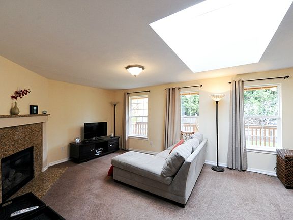 3rd image of 10605 Seola Beach Dr SW