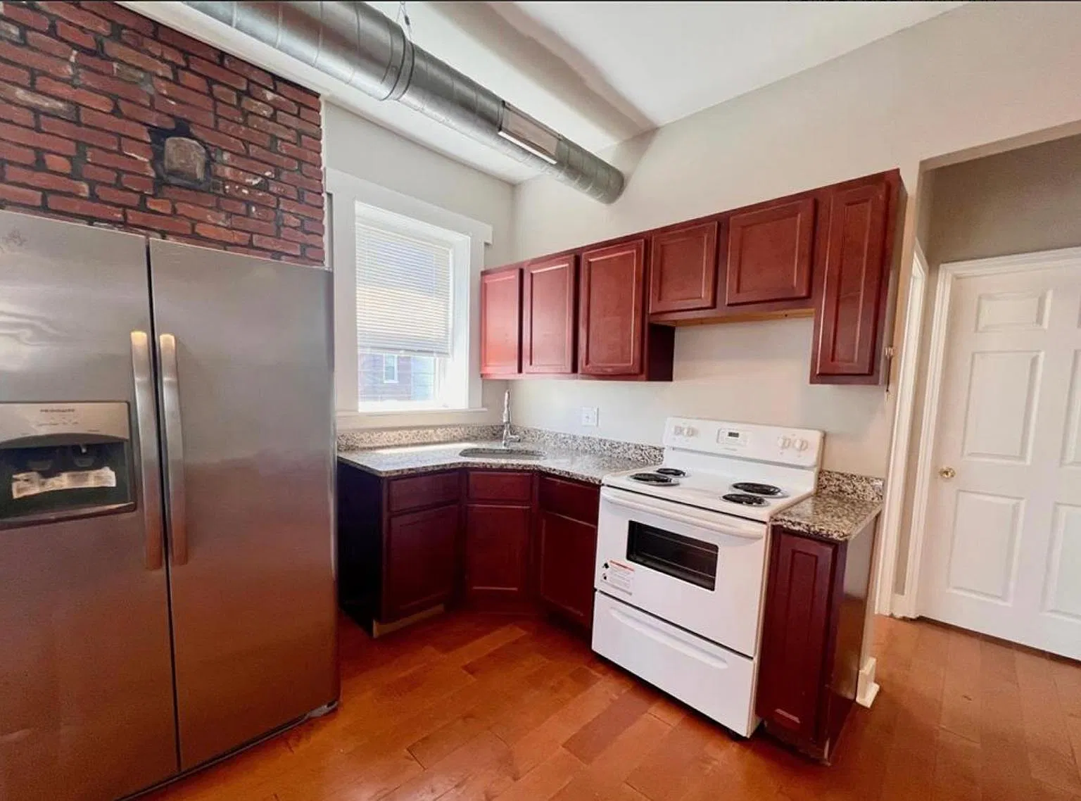 2 bed, 2356 sqft, $1,200 — Photo 4
