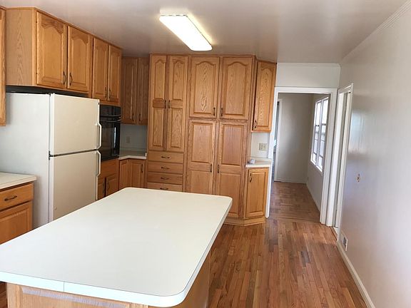 4th image of 221 Wilshire Ave