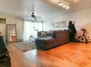 25-38 41st St #3F, Astoria, NY 11103