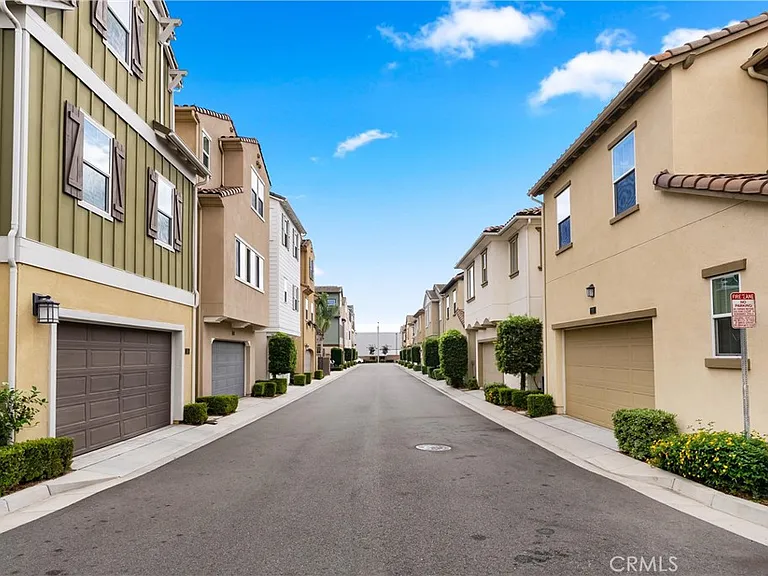 710 W Tribella Ct — Photo 29