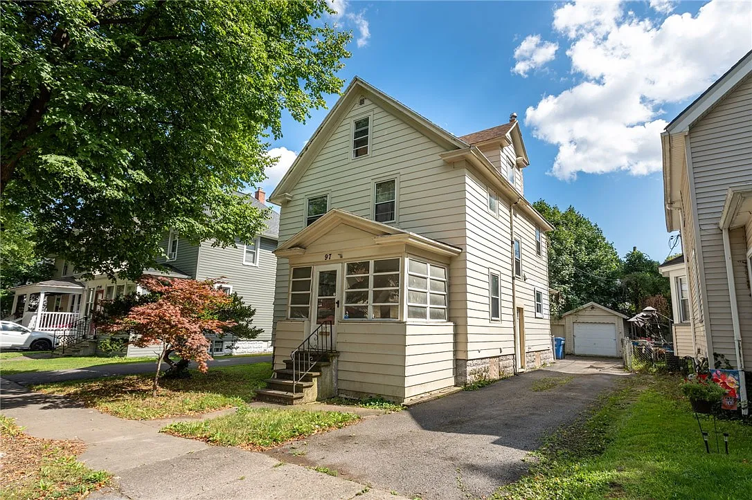 97 Dickinson St photo 1