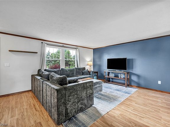 5th image of 1044 Tumbleweed St NE
