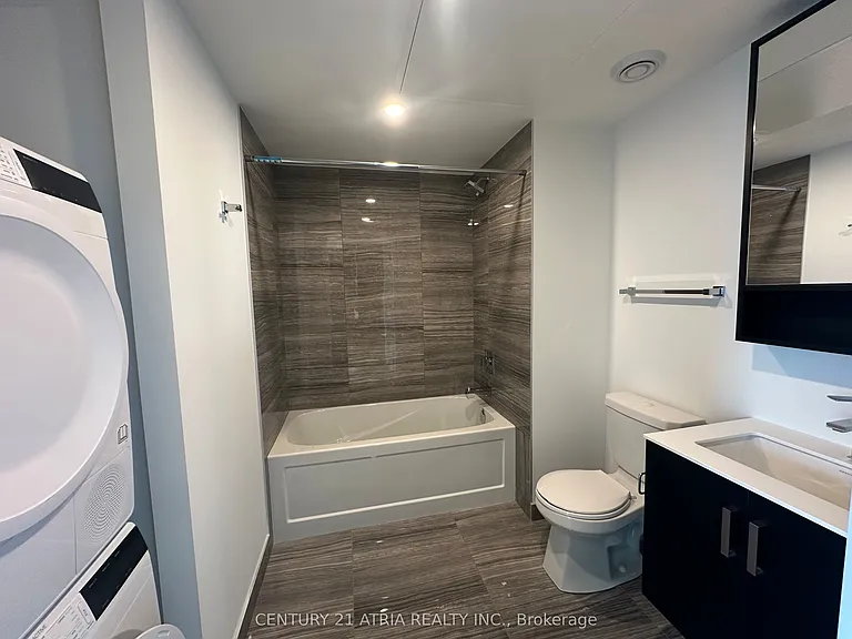 88 Queen St E #5615 — Photo 13