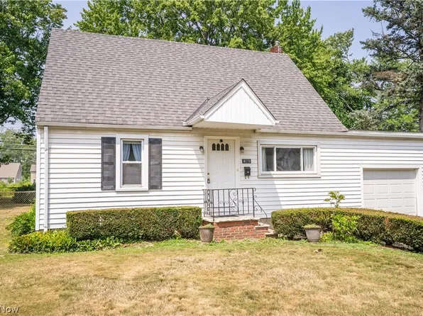 8270 Westmoor Rd, Mentor, OH 44060
