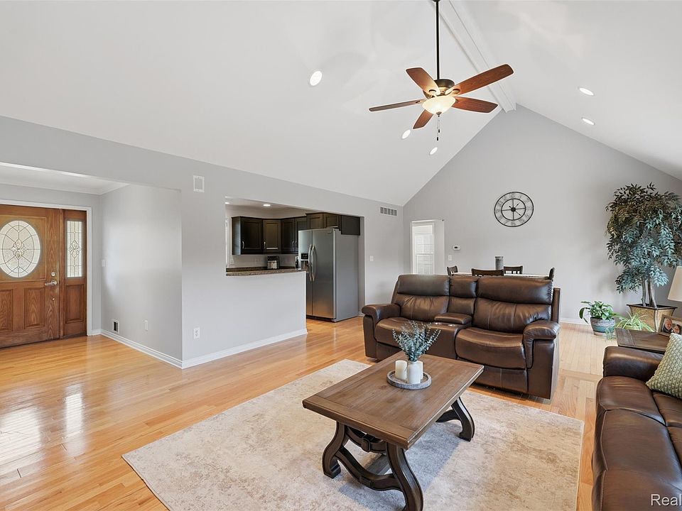 2074 Edward Ln W, photo 13