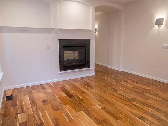 2nd image of 17220 NE 25th Way