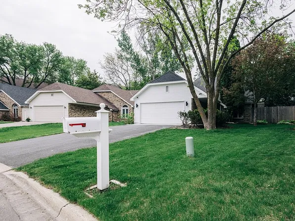 18701 Clear View Dr, Minnetonka, MN 55345
