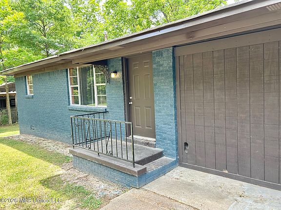 2nd image of 303 Crawford St