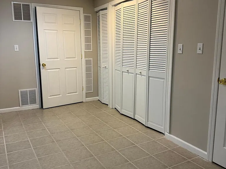 30 Amesbury Ct — Photo 26