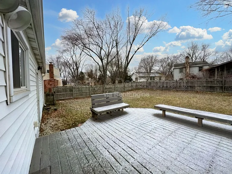 231 Ridgefield Ln — Photo 26