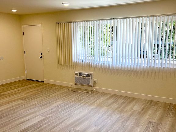 3rd image of 6738 Independence Ave APT 107