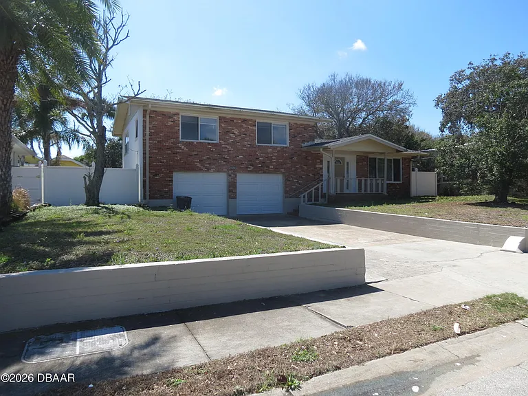 122 Magnolia Dr — Photo 1