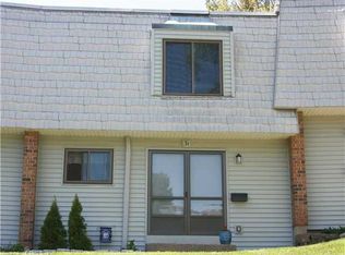 31 Chestnut Ct, Cromwell, CT 06416