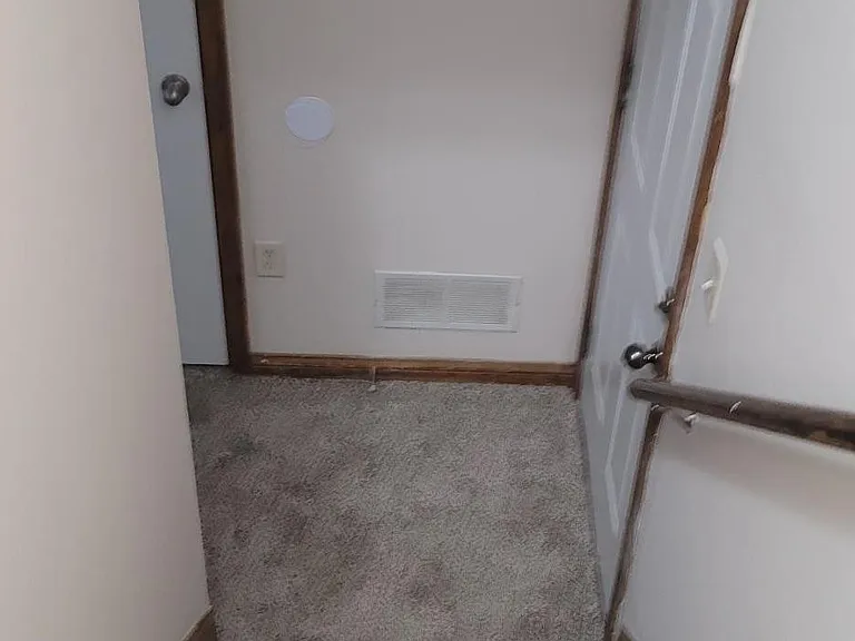 586 Astoria Ct — Photo 14