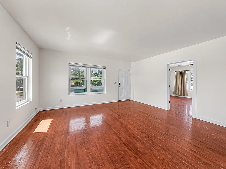 1008 Strawbridge — Photo 19