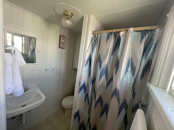 4th image of 1010 1/2 California Ave #2