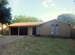 1706 Waggoner Dr, Grand Prairie, TX 75051