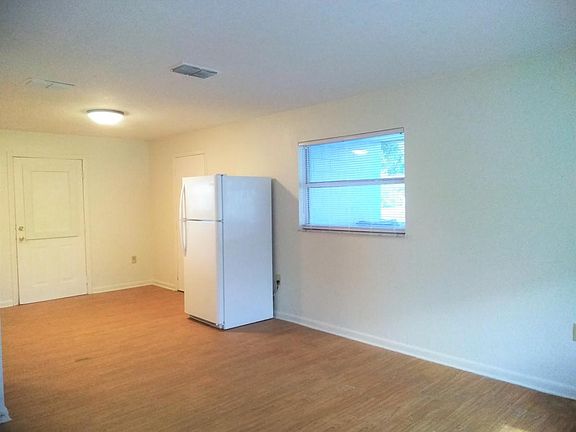 3rd image of 1703 Norman Dr