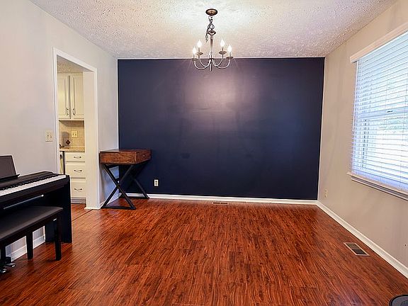 3rd image of 2922 N Penstemon Ct