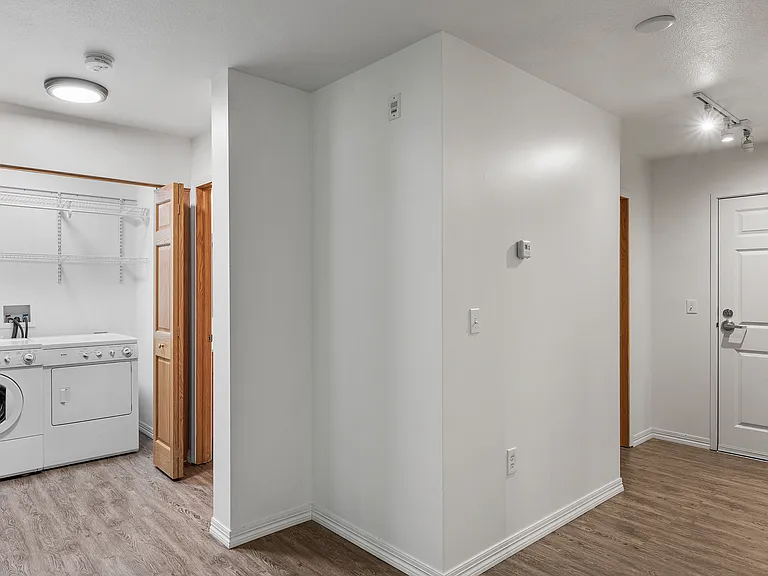 500 W Franklin Ave #2205 — Photo 7