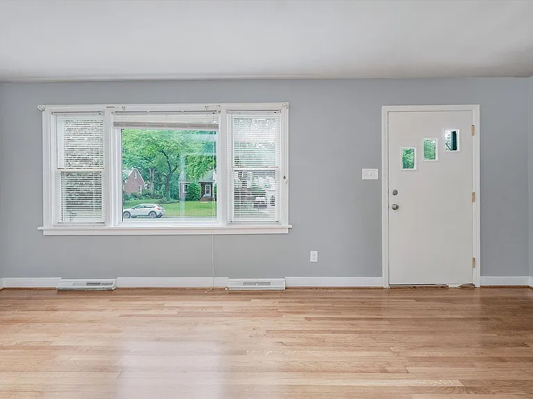 8407 Pamela Dr — Photo 5