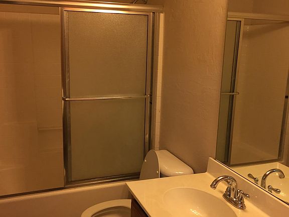 5th image of 1704 Parkridge Dr