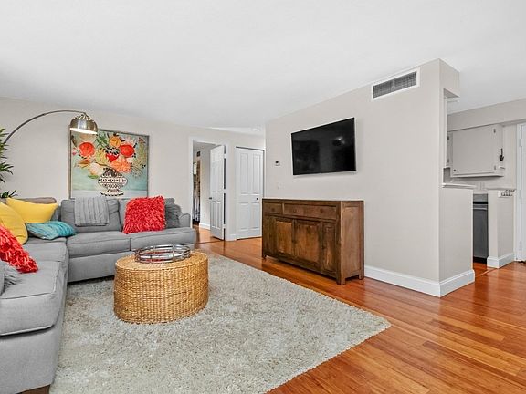 4th image of 2 Beals Cove Rd APT K