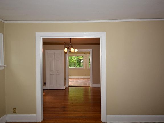 5th image of 3113 Kinmont St