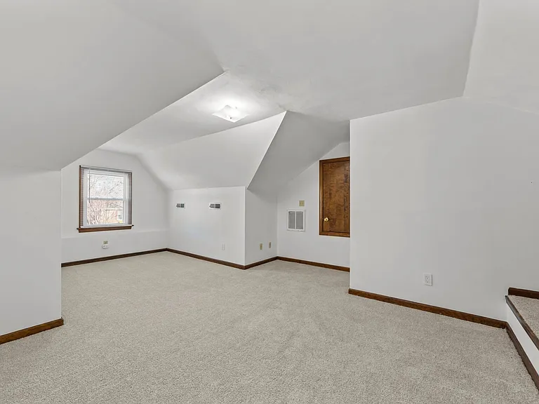 828 Jo Anne Cir — Photo 17