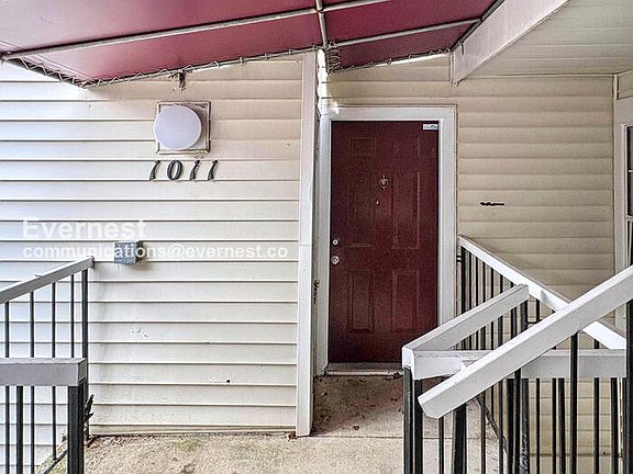 3rd image of 1011 Fallcrest Ct #202