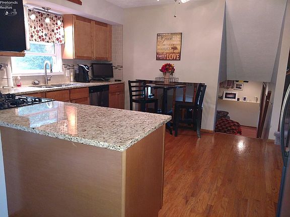 4th image of 915 Glenview Dr