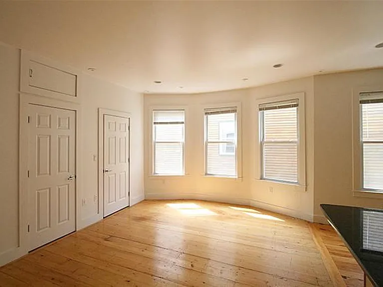 363 Columbia St #2 — Photo 12