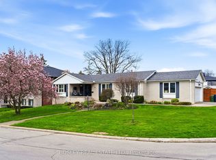 18 Tetbury Cres, Toronto, ON M3A 3G3