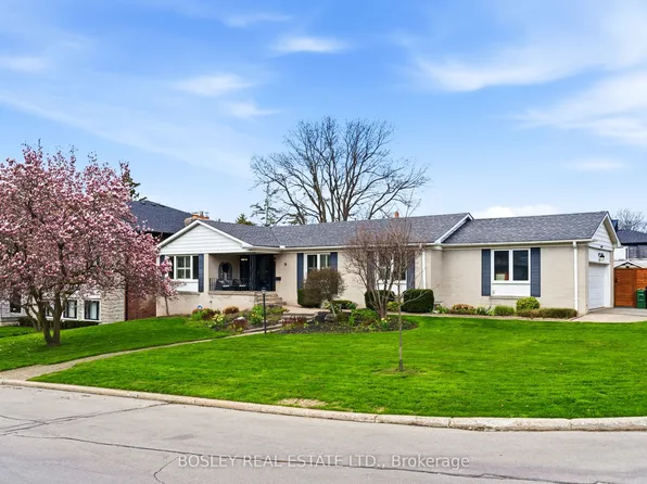 18 Tetbury Cres, Toronto, ON M3A 3G3