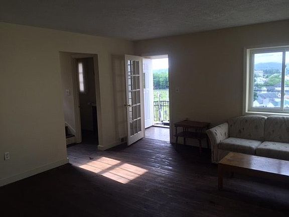 Living Room & Entry way