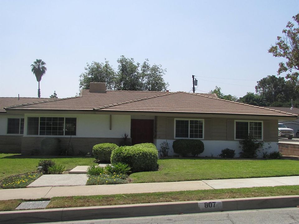 1st image of 807 N Verano Dr