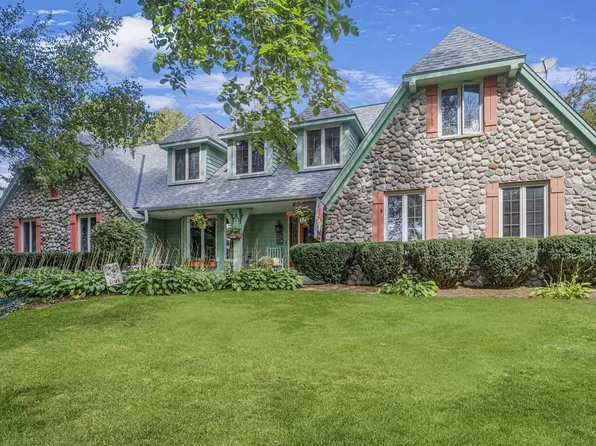 N32W23234 Fieldside ROAD, Pewaukee, WI 53072