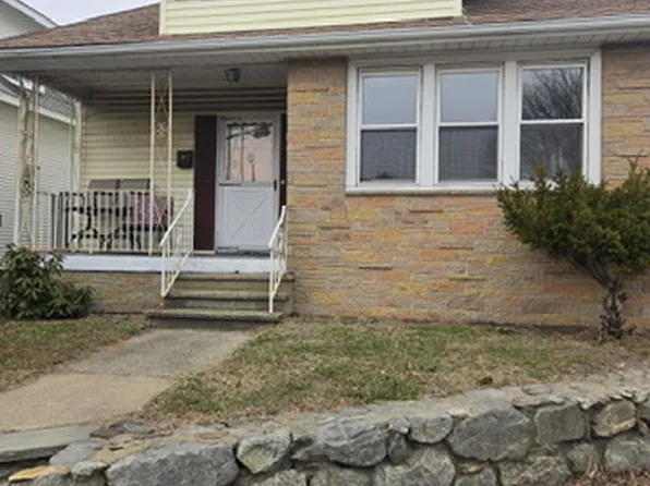 637 Post Rd, Warwick, RI 02888