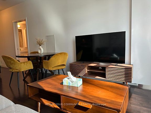 3rd image of 14 York St #1709