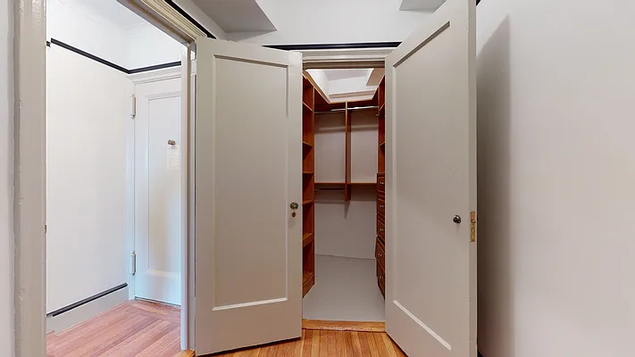 Rented by Bond New York | media 43