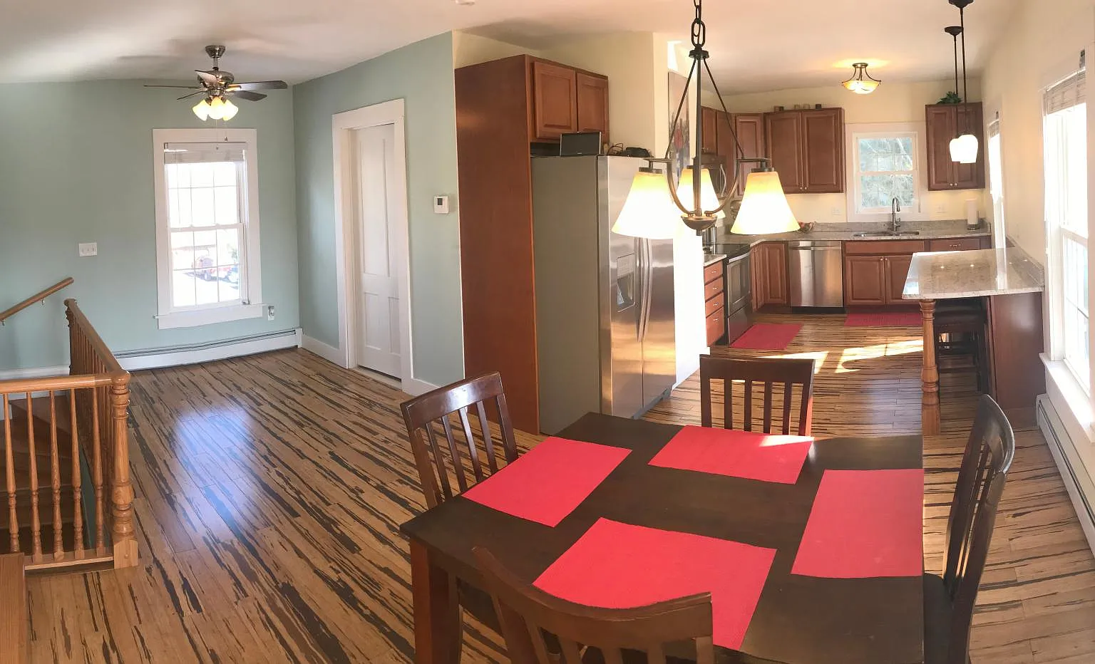 284 Willard Ave — Photo 2
