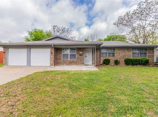 3717 Rough Creek Rd, Forest Hill, TX 76140