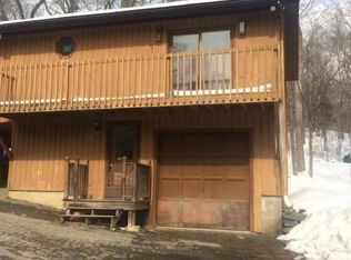 36 Honey Ln, Sandy Hook, CT 06482