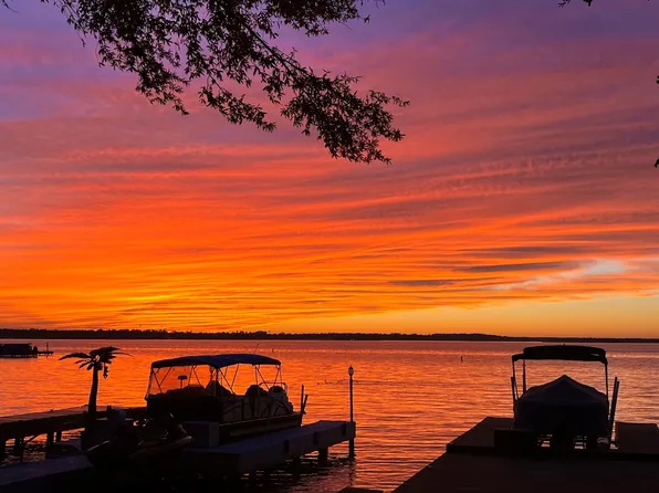 1422 Bowsprit Point, Willis, TX 77318