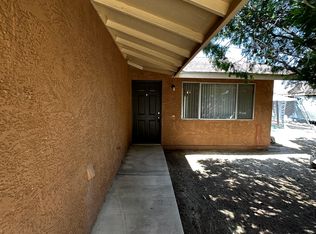 11083 Cholla Ave, Morongo Valley, CA 92256