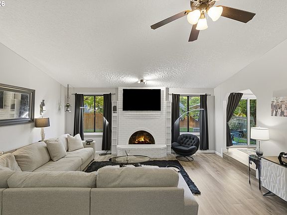2nd image of 15008 NE Sorrel Dr