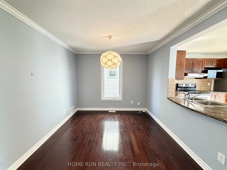 114 Glendore St — Photo 8