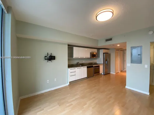 185 SW 7th St, Miami, FL