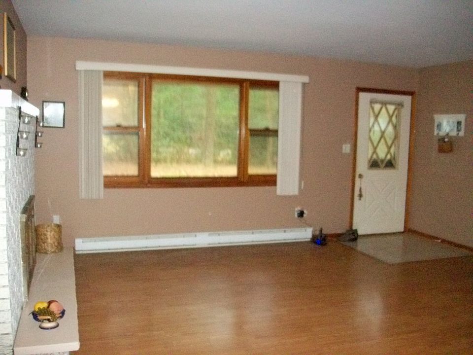 2nd image of 1541 Starry Ln